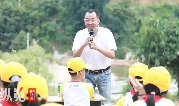 b体育官网-纵览热点｜陈行甲在基金会年薪超70万引发争议，基金会回应：民政部门已关注到，经过核实没有问题