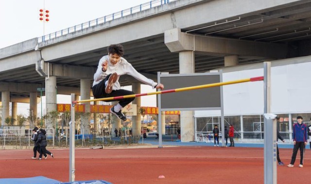 b体育-寒锋砺锐刃 蓄势待长风|跳高|市田径队|安徽省|宿州市|标枪_新浪体育_新浪新闻