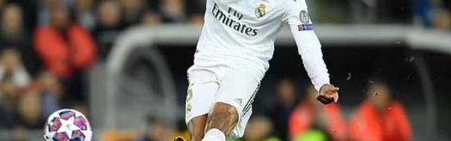 b体育-索帅：瓦拉内是天生赢家 埃弗拉：我想到了费迪南德