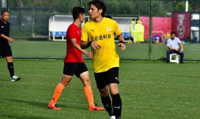 b体育官网-曝川足陷欠薪罢训风波 矛盾激化老将汪嵩处境尴尬