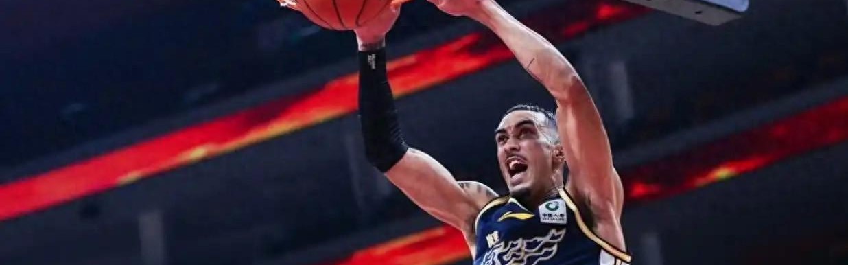 广东大胜辽篮风波发酵，奎因回应挑衅被警告，赵继伟复出进程加快